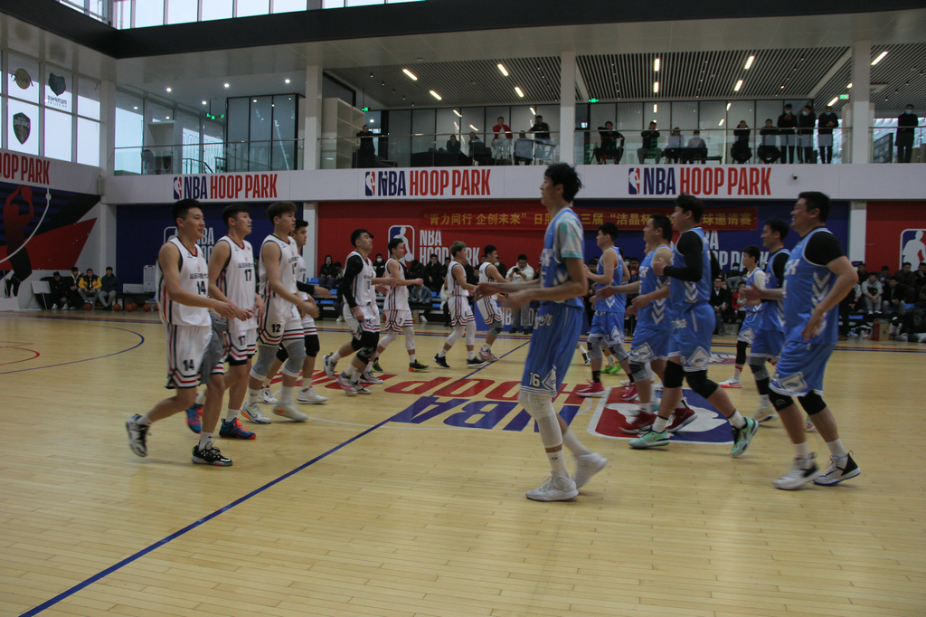 青力同行 企創(chuàng)未來——第三屆“潔晶杯”籃球邀請賽開幕