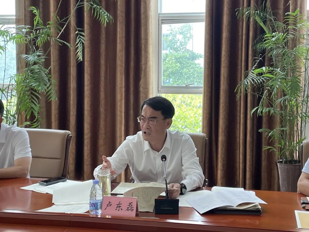 經(jīng)開區(qū)工委管委在潔晶開展生物化工園區(qū)化工企業(yè)安全生產(chǎn)交流座談會(huì) 經(jīng)開區(qū)工委管委在潔晶開展生物化工園區(qū)化工企業(yè)安全生產(chǎn)交流座談會(huì)